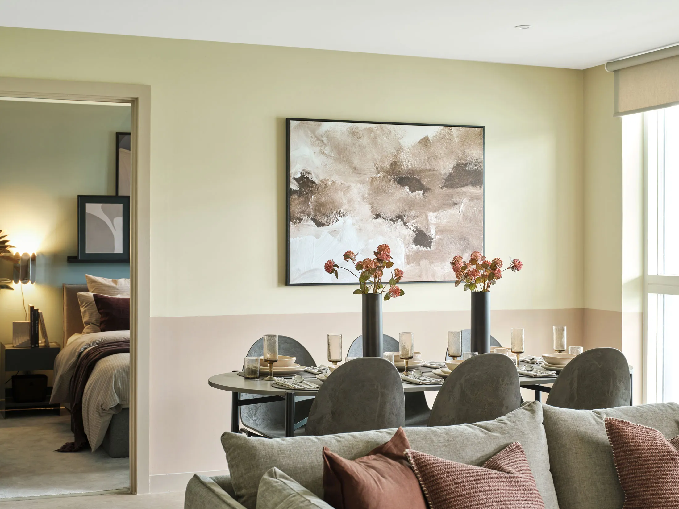 LOFTLINES Belfast - 3 Bedroom apartment -  Bedrrom dining decorate light detail