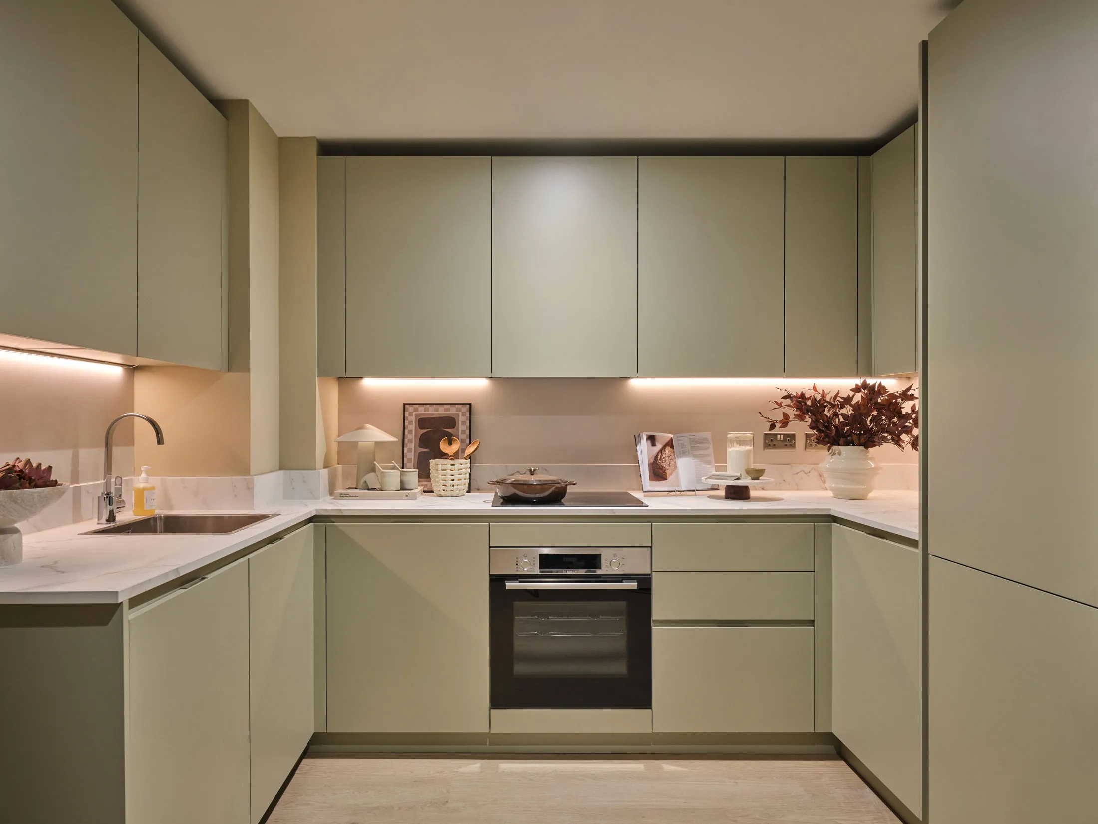 LOFTLINES Belfast - 3 Bedroom apartment -  kitchen lights green