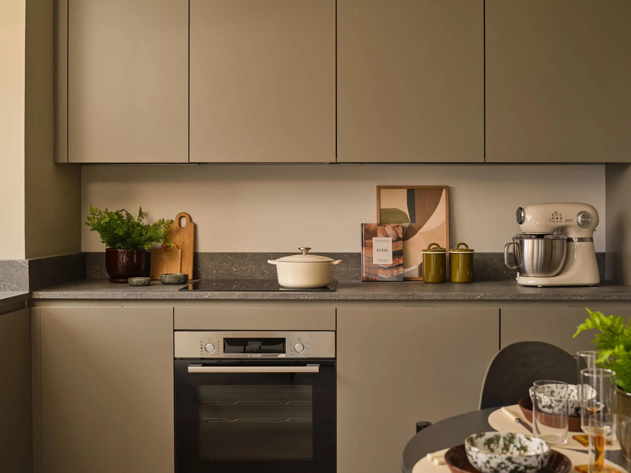 LOFTLINES Belfast - 2 Bedroom apartment -  Kitchen with docrative detail