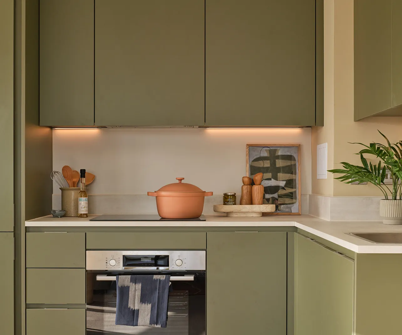 LOFTLINES Belfast - 1 Bed apartment - Kitchen lights utilities included